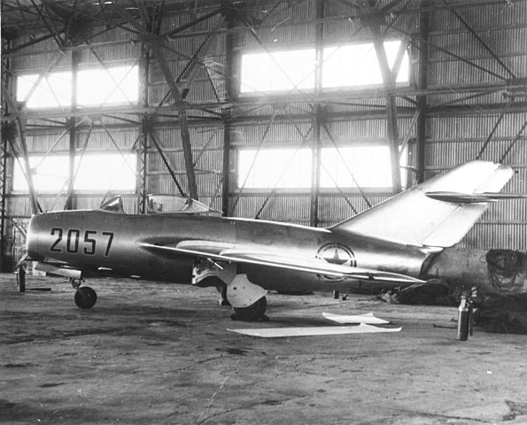 Dlaczego Związek Radziecki wspierał wybuch wojny koreańskiej w 1950 roku? Zdjęcie przedstawia samolot MIG-15 dostarczony wojskom USA przez północnokoreańskiego dezertera