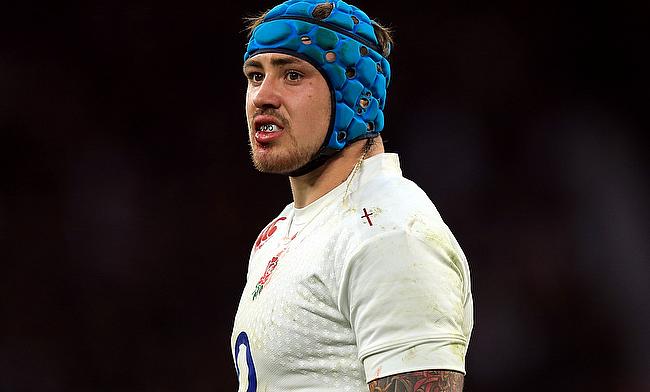 Dlaczego gracze rugby nie noszą kasków? Zdjęcie przedstawia gracza rugby w jedynym dopuszczalnym ochraniaczu głowy, tzw. scrum cap